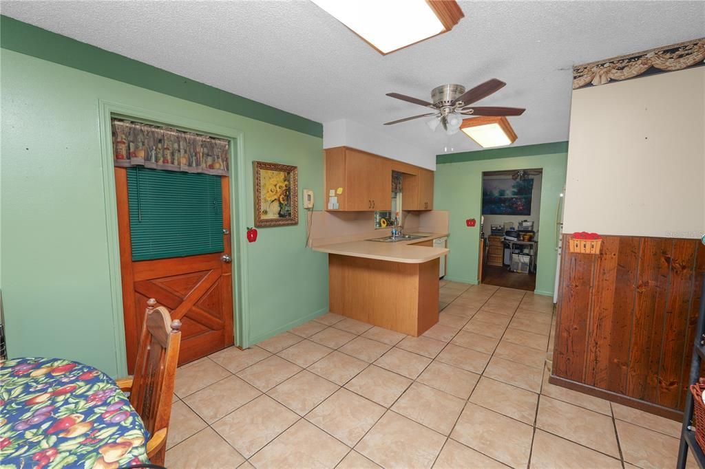 For Sale: $410,000 (3 beds, 2 baths, 2751 Square Feet)