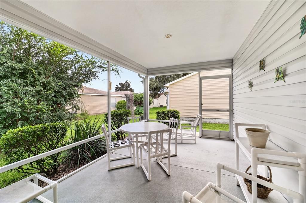 For Sale: $265,000 (2 beds, 2 baths, 1125 Square Feet)