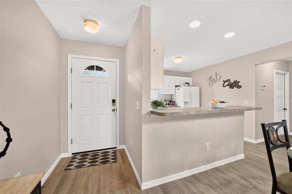 For Sale: $265,000 (2 beds, 2 baths, 1125 Square Feet)