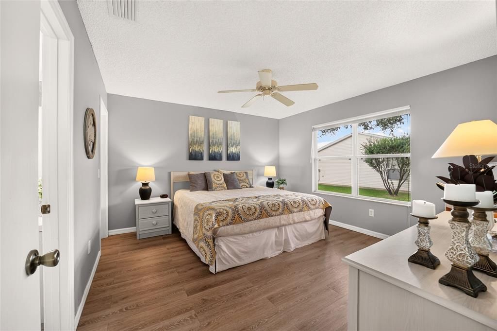 For Sale: $265,000 (2 beds, 2 baths, 1125 Square Feet)