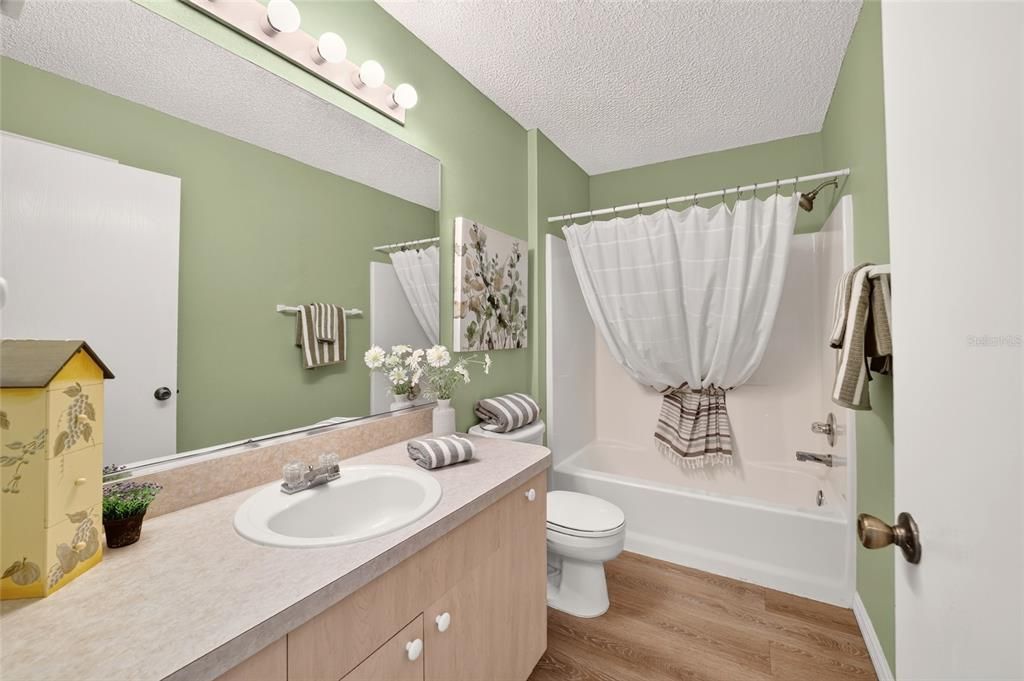 For Sale: $265,000 (2 beds, 2 baths, 1125 Square Feet)