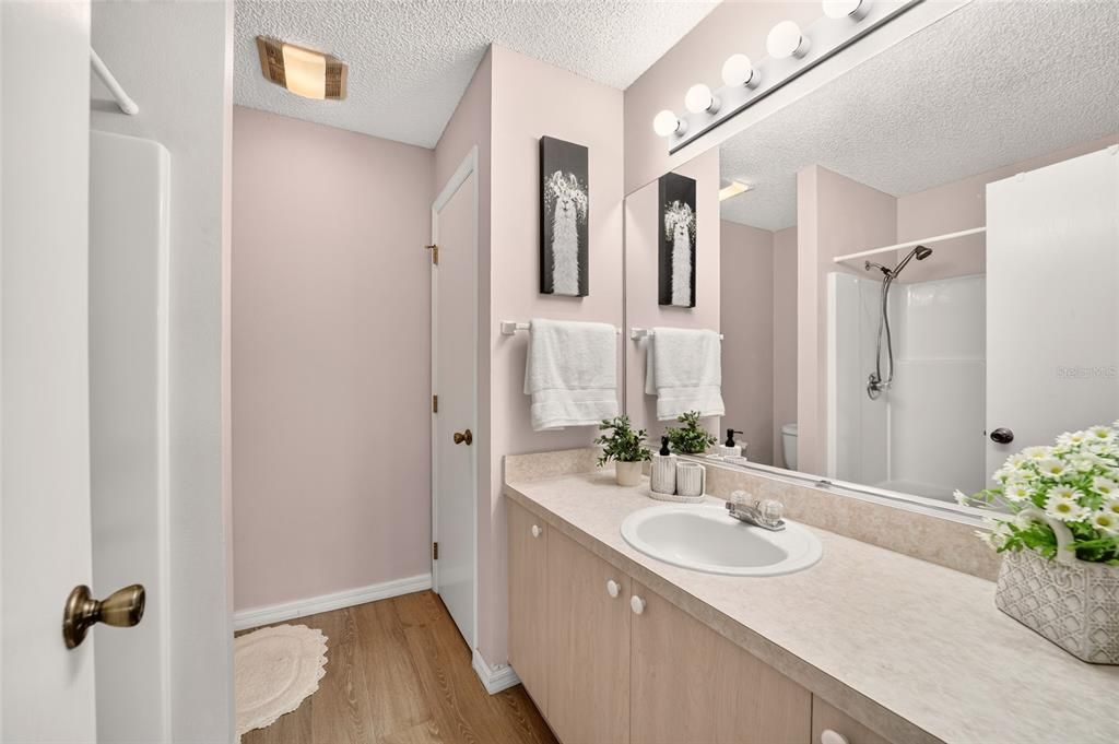 For Sale: $265,000 (2 beds, 2 baths, 1125 Square Feet)
