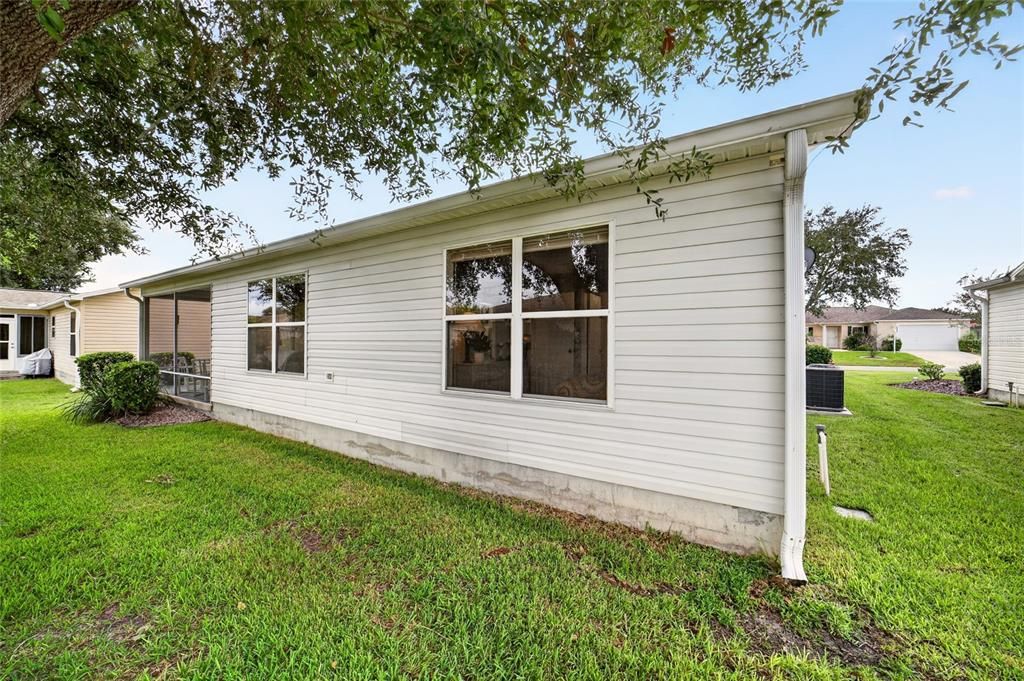 For Sale: $265,000 (2 beds, 2 baths, 1125 Square Feet)
