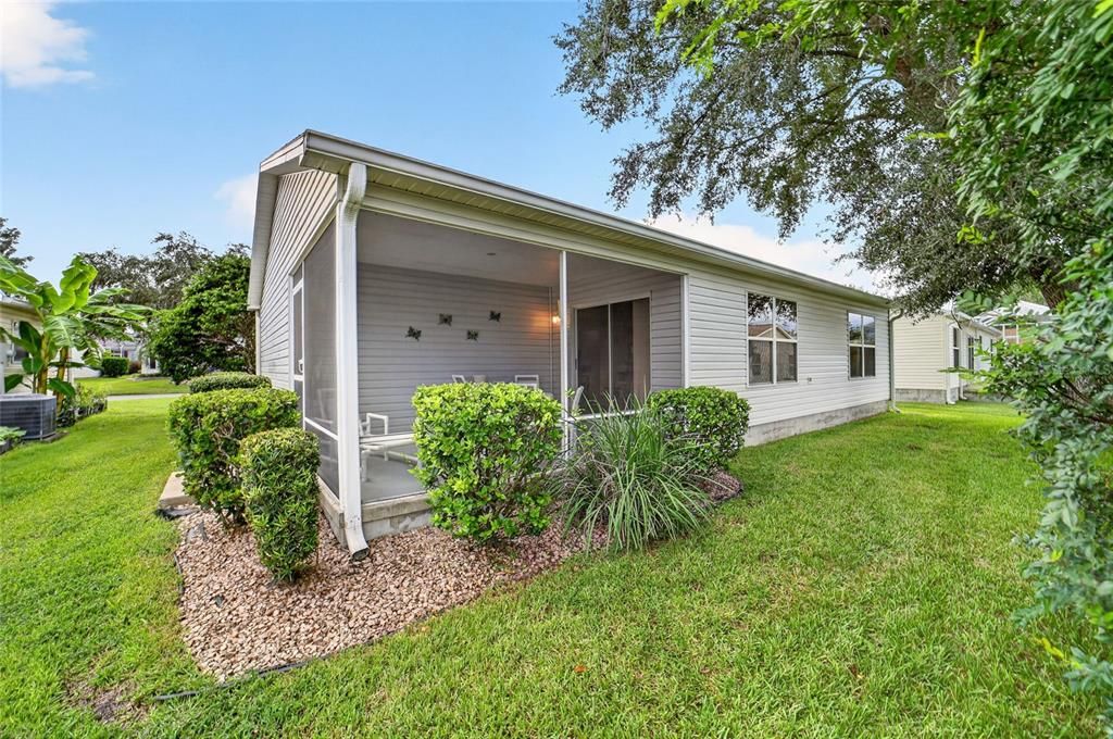 For Sale: $265,000 (2 beds, 2 baths, 1125 Square Feet)