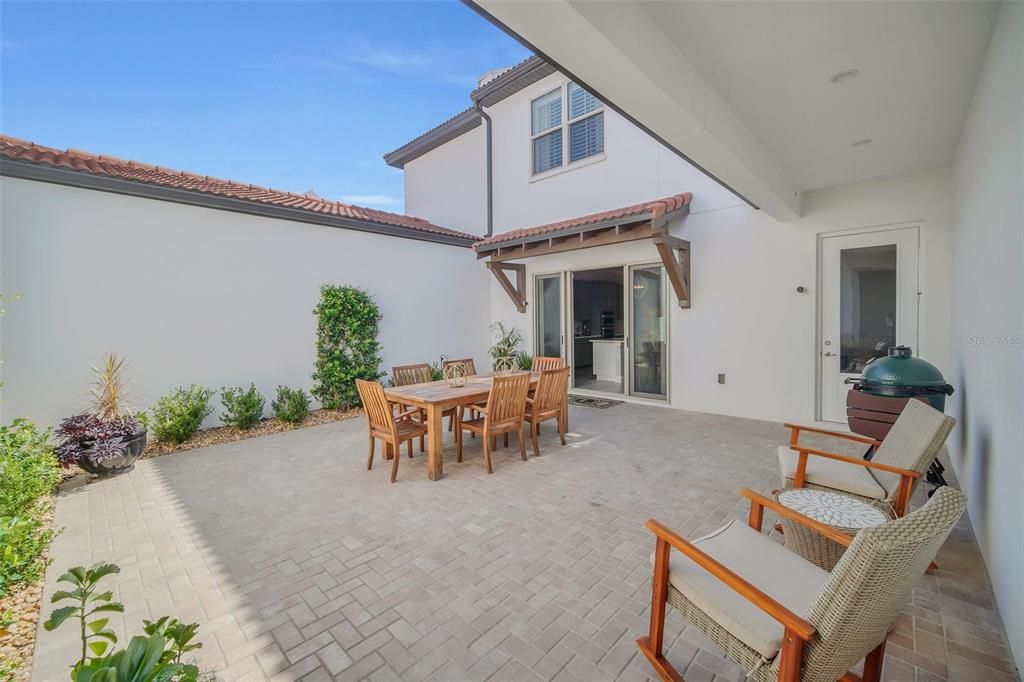 For Rent: $3,900 (4 beds, 3 baths, 2581 Square Feet)