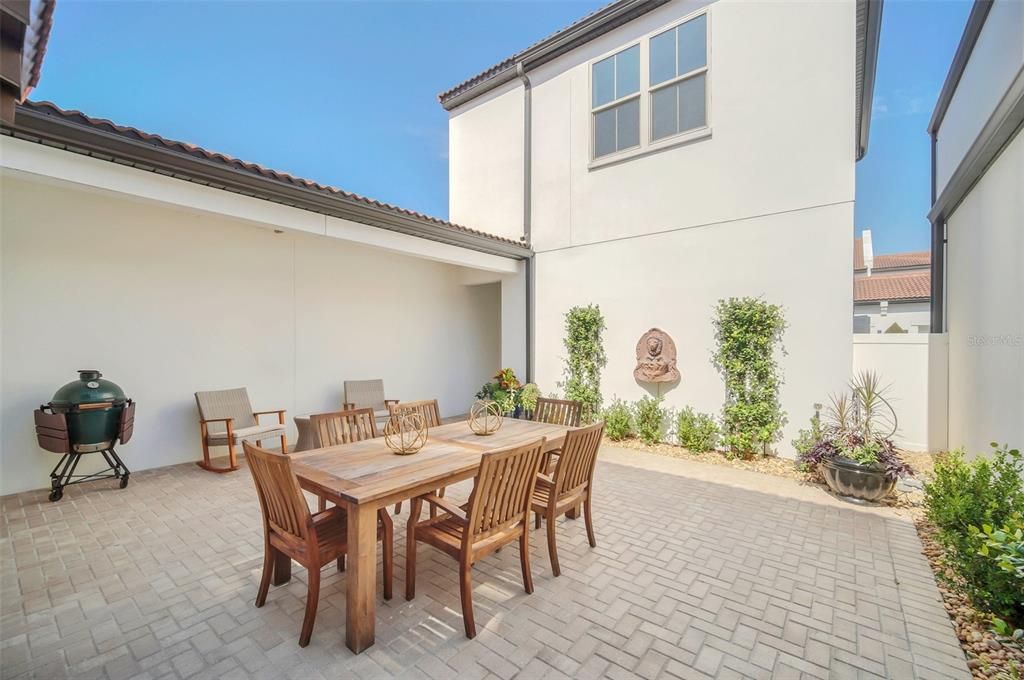 For Rent: $3,900 (4 beds, 3 baths, 2581 Square Feet)