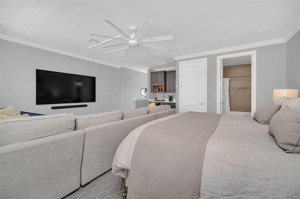 For Rent: $3,900 (4 beds, 3 baths, 2581 Square Feet)