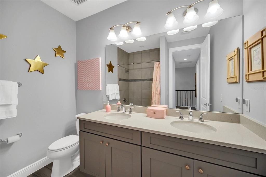 For Rent: $3,900 (4 beds, 3 baths, 2581 Square Feet)