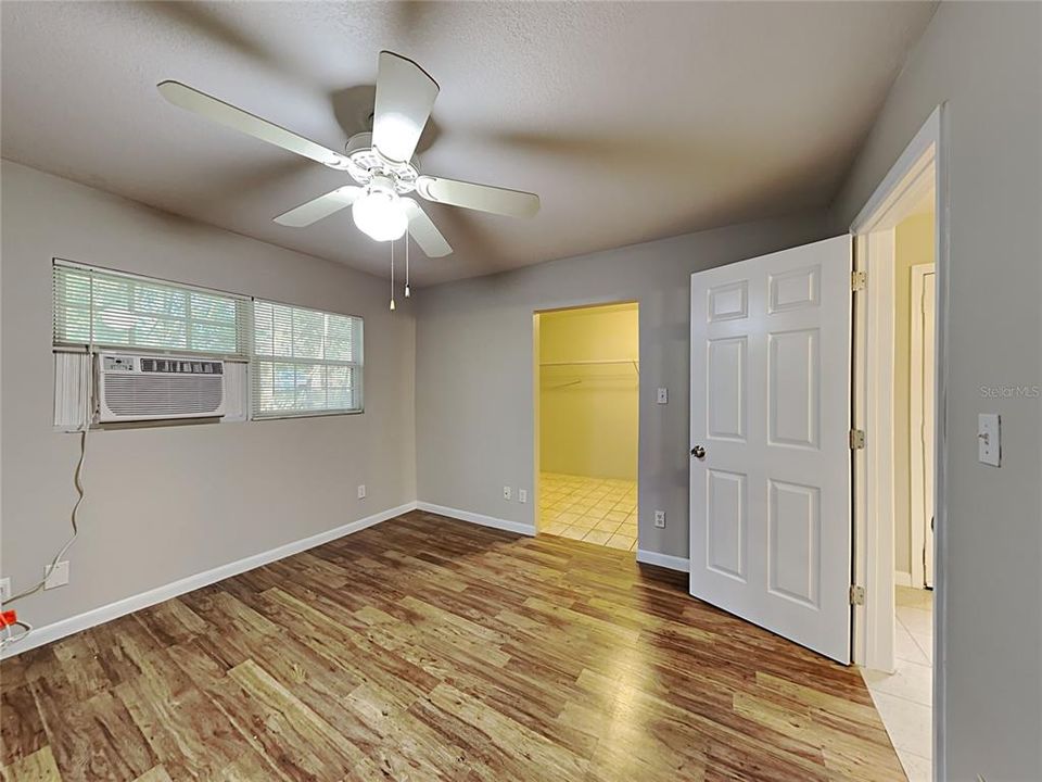 For Rent: $1,350 (2 beds, 1 baths, 1200 Square Feet)