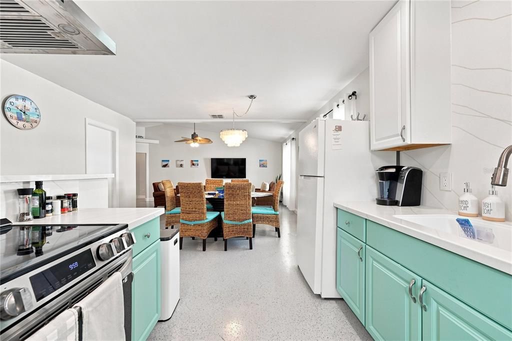 For Sale: $425,000 (3 beds, 2 baths, 1235 Square Feet)