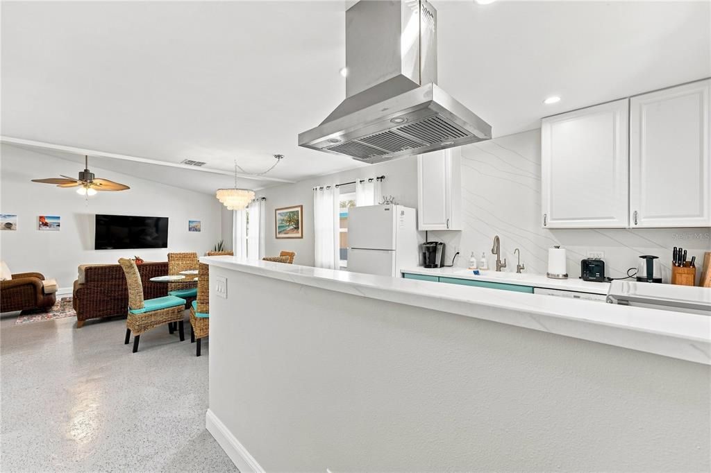 For Sale: $425,000 (3 beds, 2 baths, 1235 Square Feet)