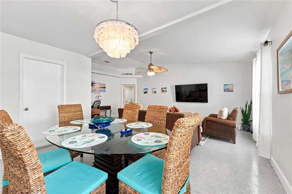 For Sale: $425,000 (3 beds, 2 baths, 1235 Square Feet)