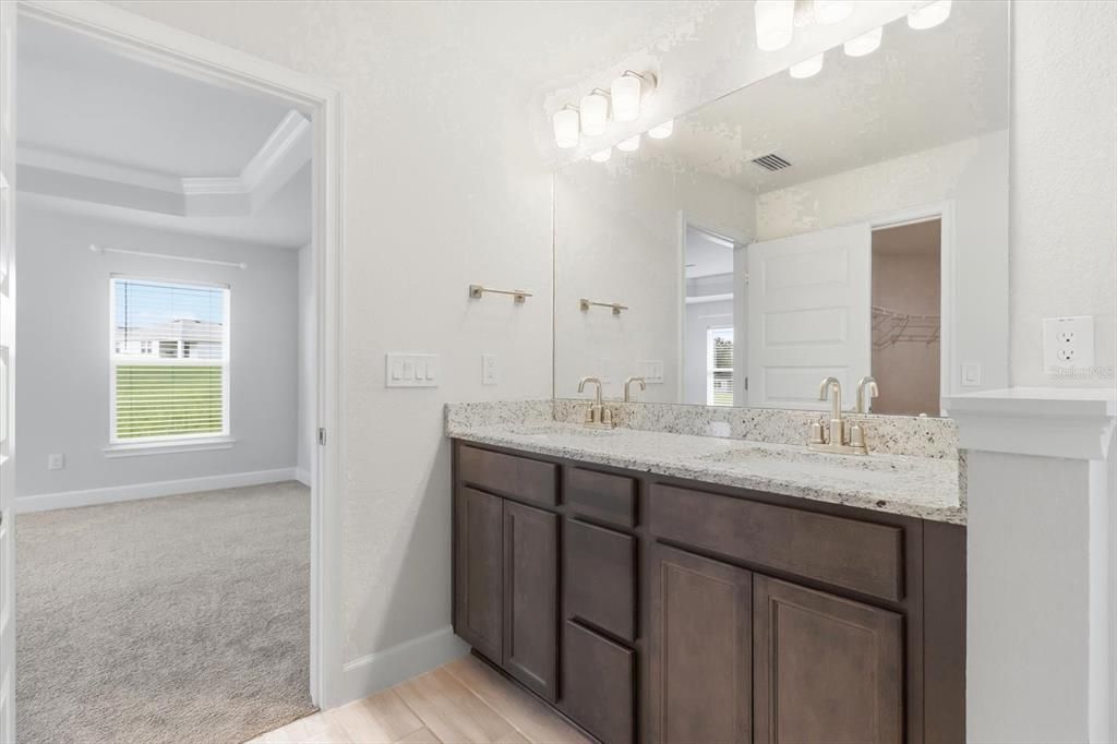 For Sale: $327,000 (3 beds, 2 baths, 1935 Square Feet)