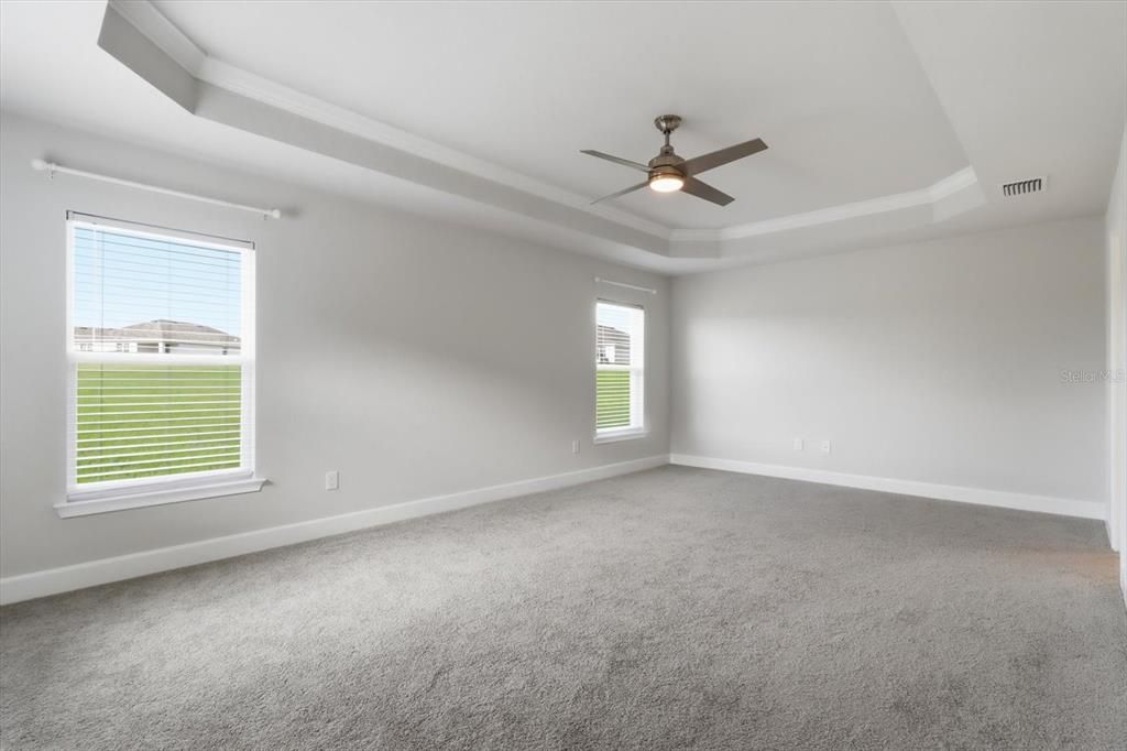 For Sale: $327,000 (3 beds, 2 baths, 1935 Square Feet)