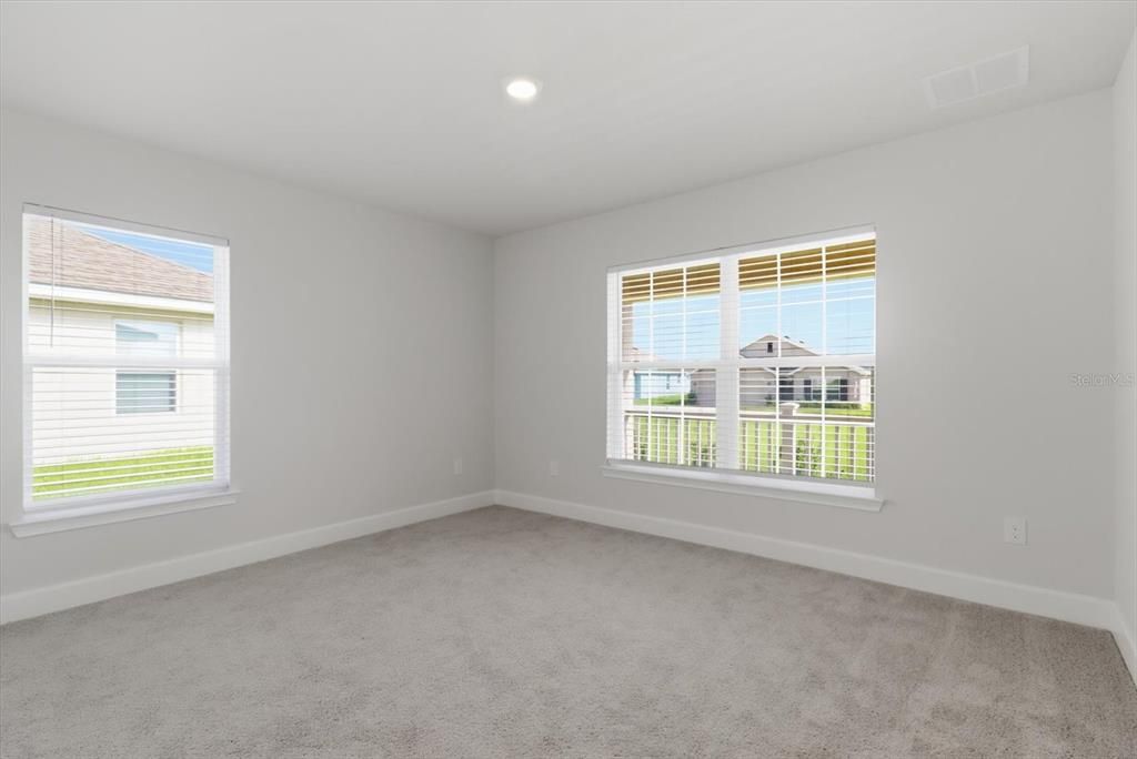 For Sale: $327,000 (3 beds, 2 baths, 1935 Square Feet)