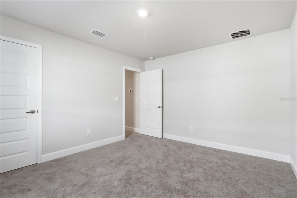 For Sale: $327,000 (3 beds, 2 baths, 1935 Square Feet)