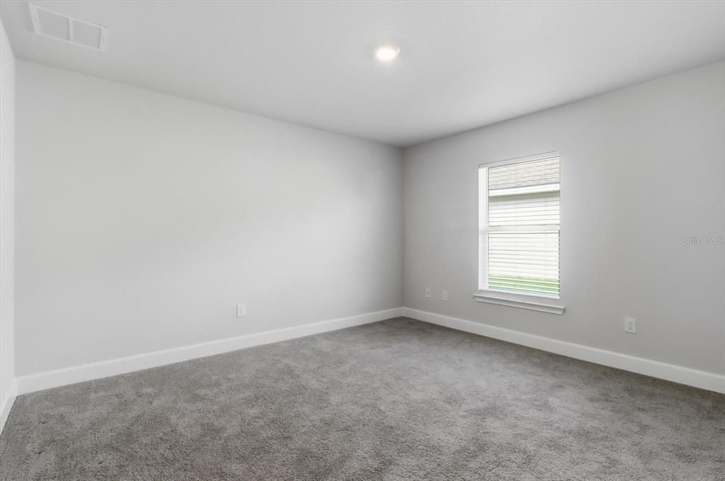 For Sale: $327,000 (3 beds, 2 baths, 1935 Square Feet)