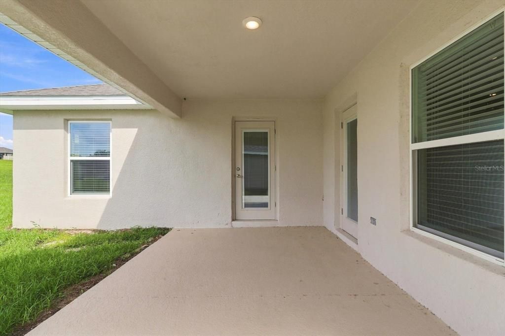 For Sale: $327,000 (3 beds, 2 baths, 1935 Square Feet)
