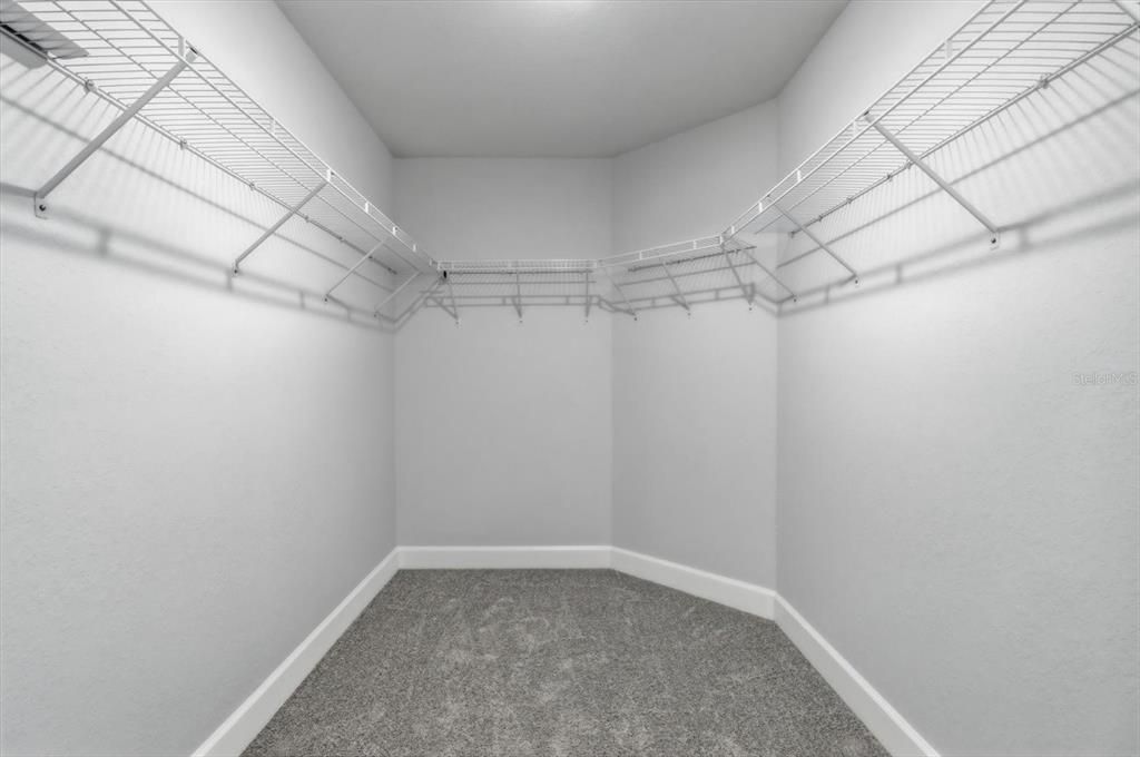 For Sale: $327,000 (3 beds, 2 baths, 1935 Square Feet)