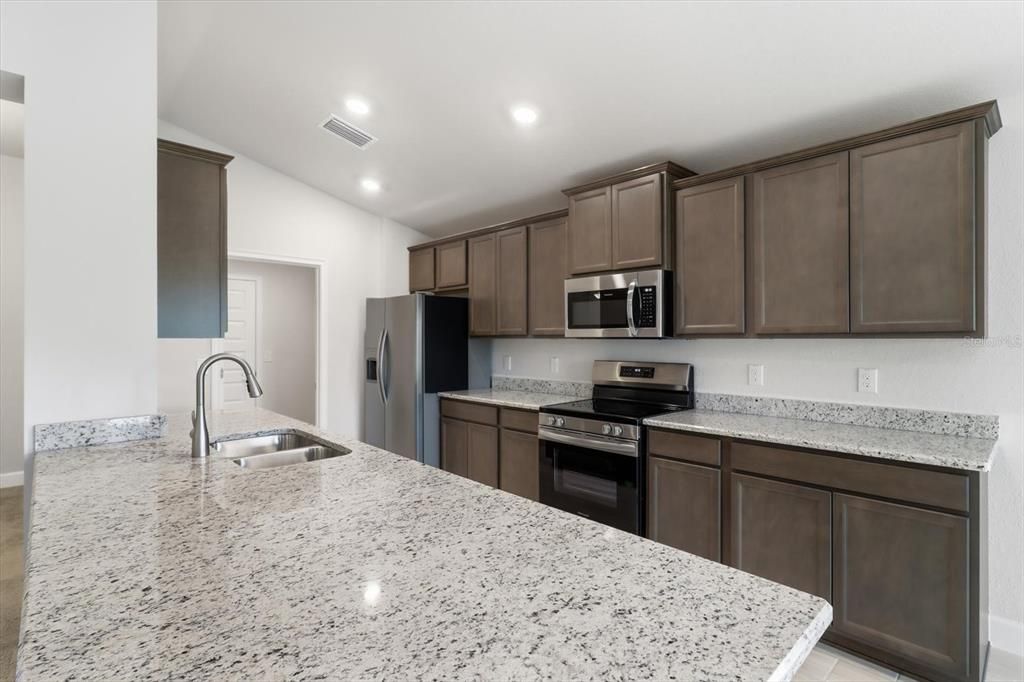 For Sale: $327,000 (3 beds, 2 baths, 1935 Square Feet)