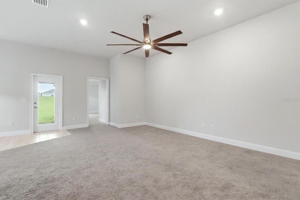 For Sale: $327,000 (3 beds, 2 baths, 1935 Square Feet)