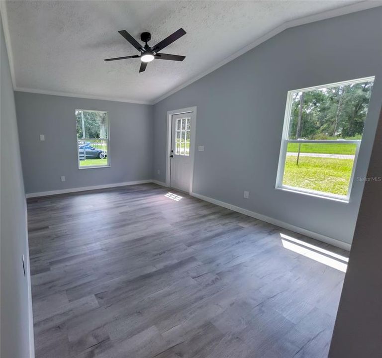 For Sale: $234,900 (3 beds, 3 baths, 1296 Square Feet)
