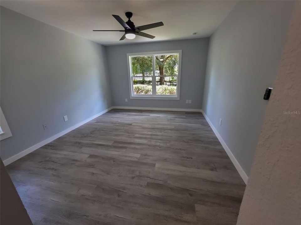 For Sale: $234,900 (3 beds, 3 baths, 1296 Square Feet)