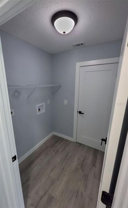 For Sale: $234,900 (3 beds, 3 baths, 1296 Square Feet)