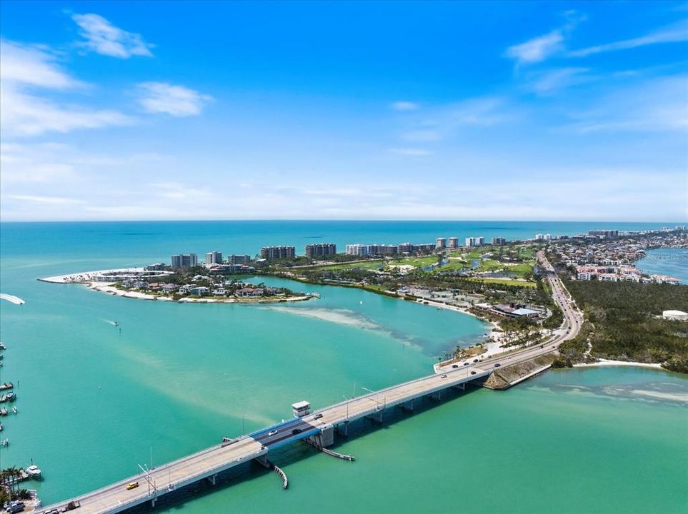 На продажу: $465,000 (4 спален, 2 ванн, 1686 Квадратных фут)