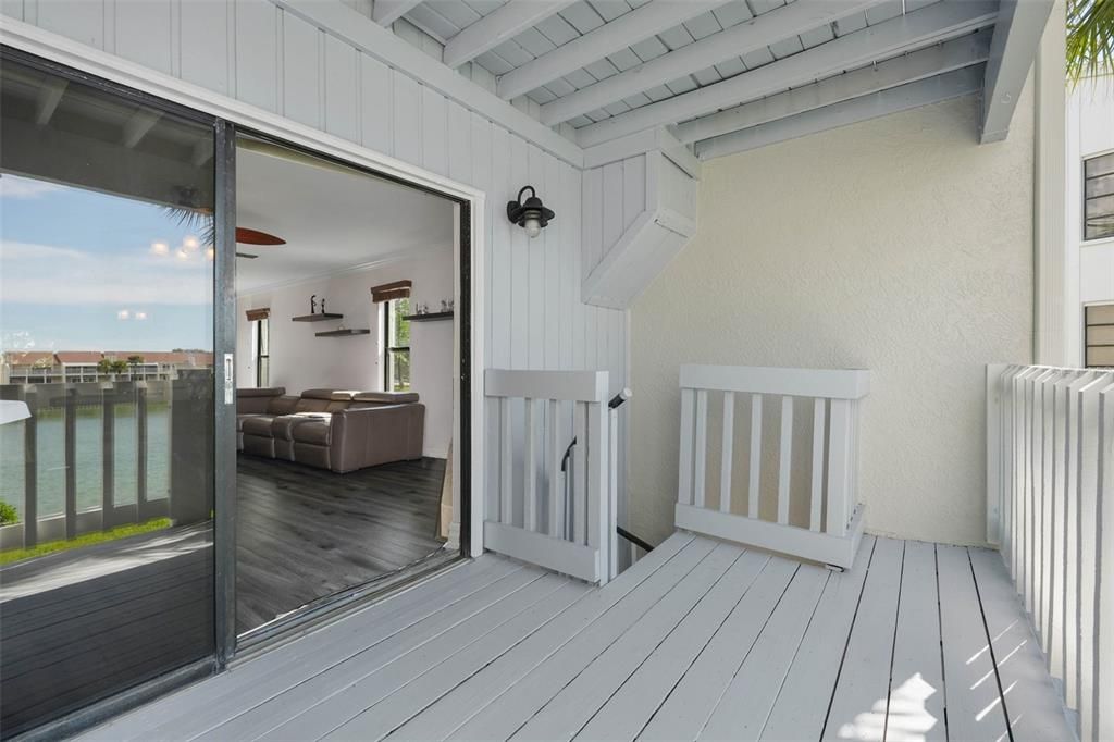 For Sale: $549,900 (2 beds, 2 baths, 1450 Square Feet)