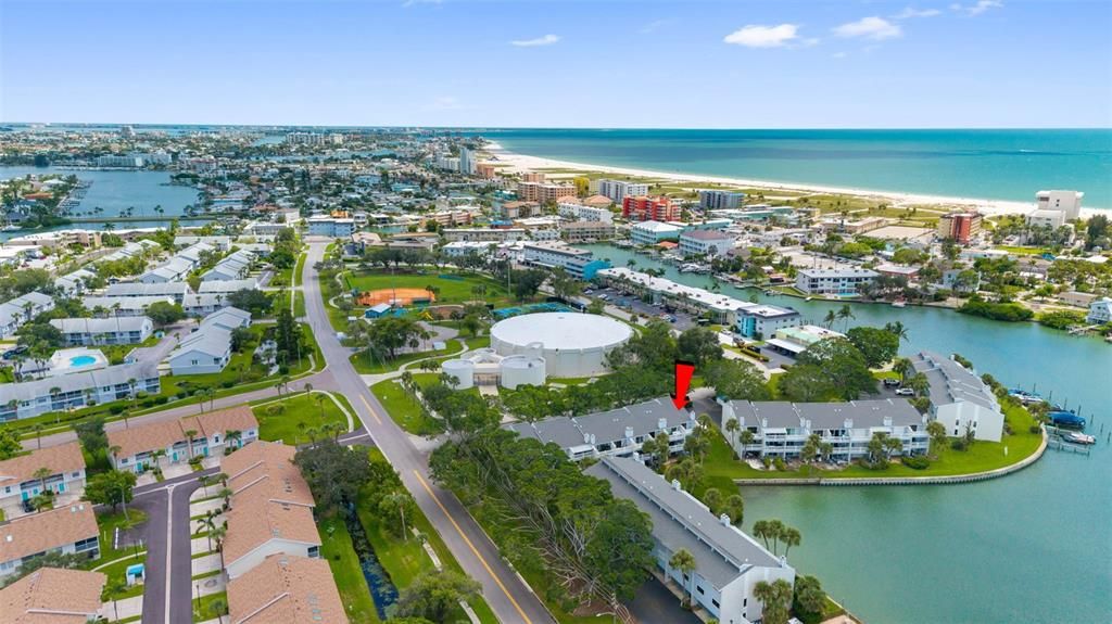 For Sale: $549,900 (2 beds, 2 baths, 1450 Square Feet)