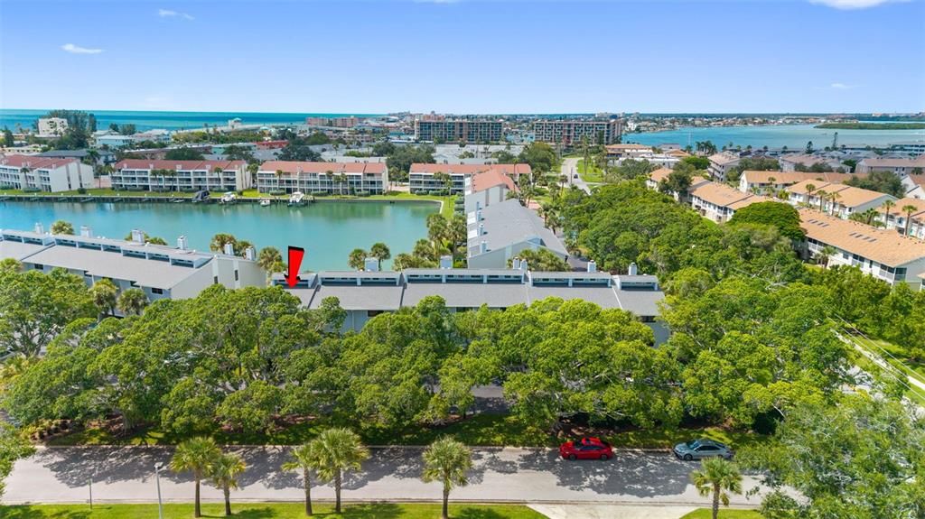 For Sale: $549,900 (2 beds, 2 baths, 1450 Square Feet)