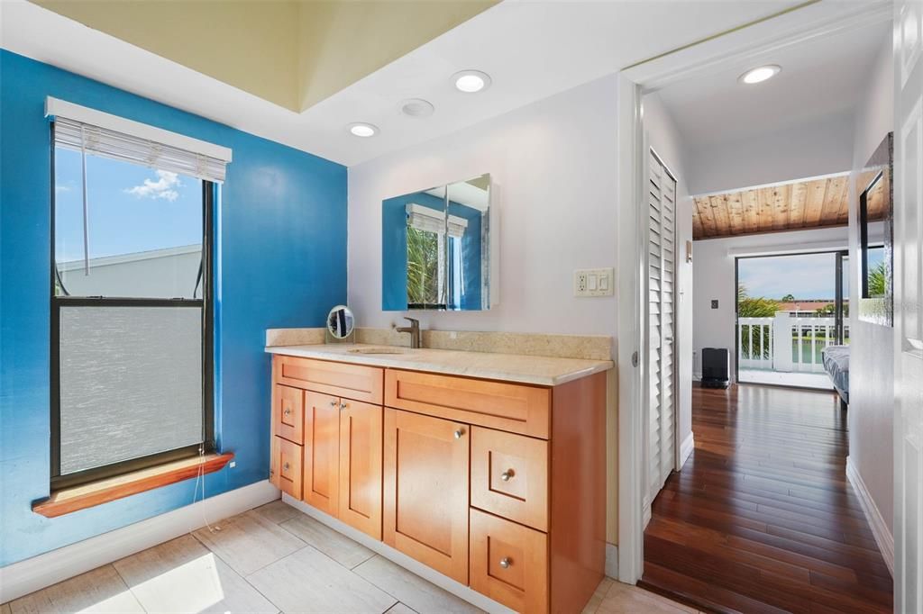 For Sale: $549,900 (2 beds, 2 baths, 1450 Square Feet)
