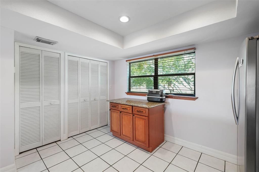 For Sale: $549,900 (2 beds, 2 baths, 1450 Square Feet)