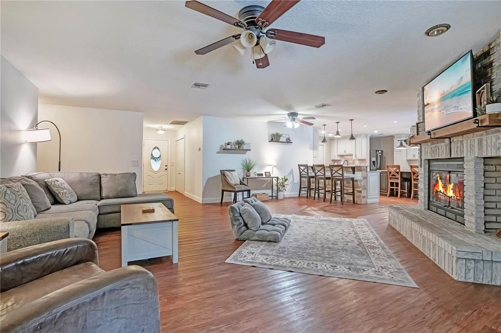 For Sale: $999,000 (6 beds, 5 baths, 3569 Square Feet)