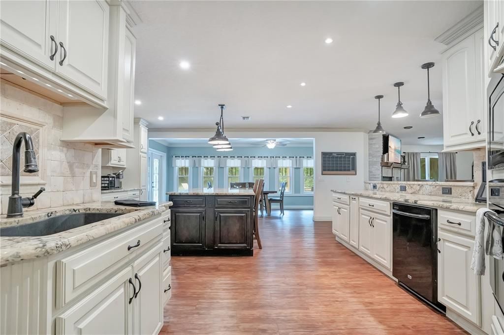 For Sale: $999,000 (6 beds, 5 baths, 3569 Square Feet)