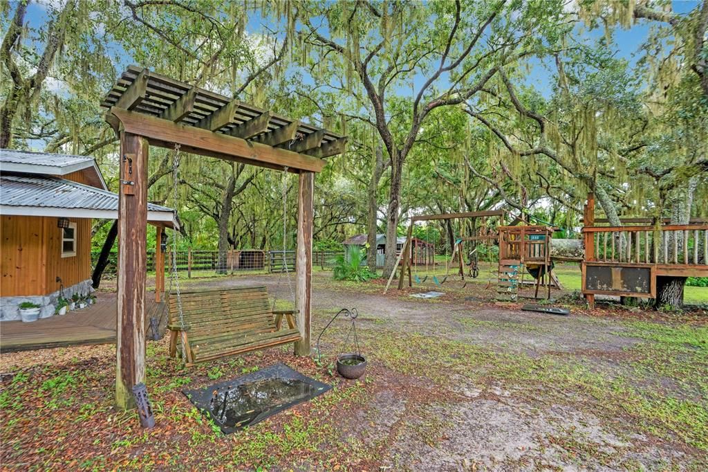 For Sale: $999,000 (6 beds, 5 baths, 3569 Square Feet)