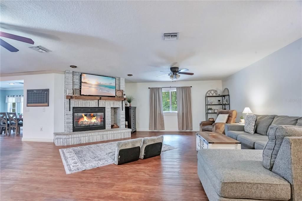 For Sale: $999,000 (6 beds, 5 baths, 3569 Square Feet)