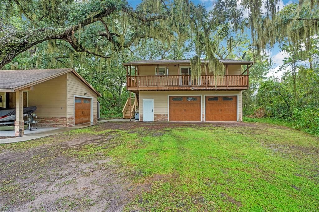 For Sale: $999,000 (6 beds, 5 baths, 3569 Square Feet)