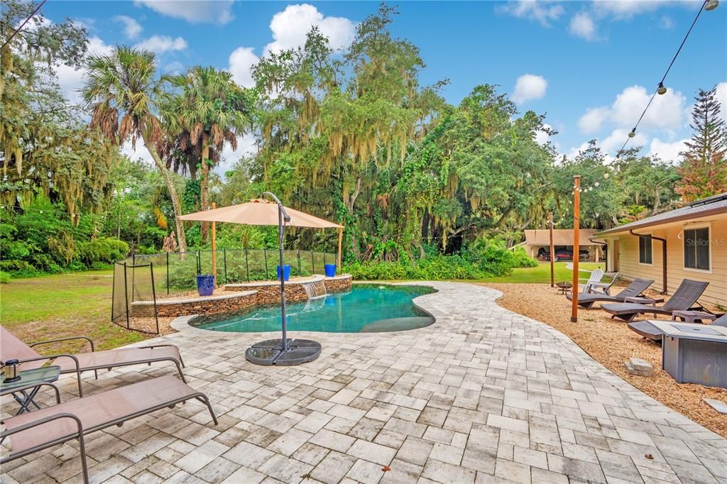 For Sale: $999,000 (6 beds, 5 baths, 3569 Square Feet)