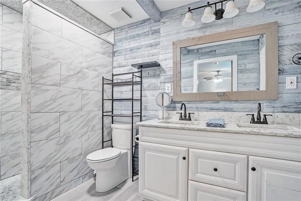 For Sale: $999,000 (6 beds, 5 baths, 3569 Square Feet)
