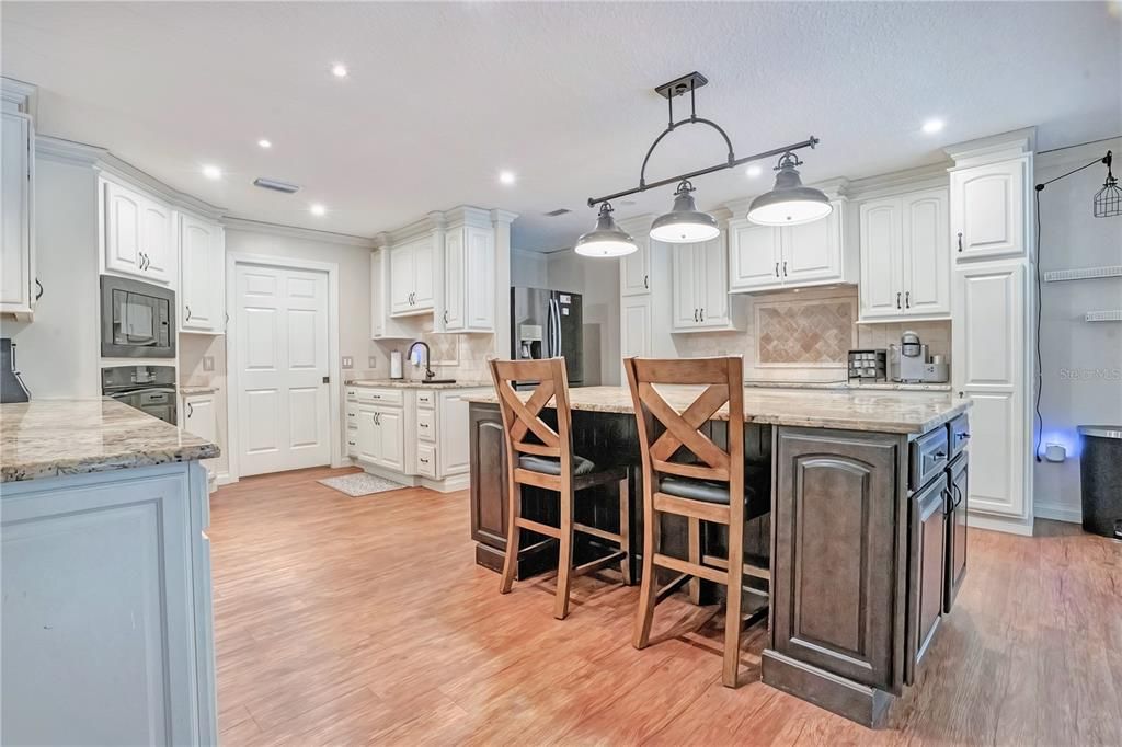 For Sale: $999,000 (6 beds, 5 baths, 3569 Square Feet)