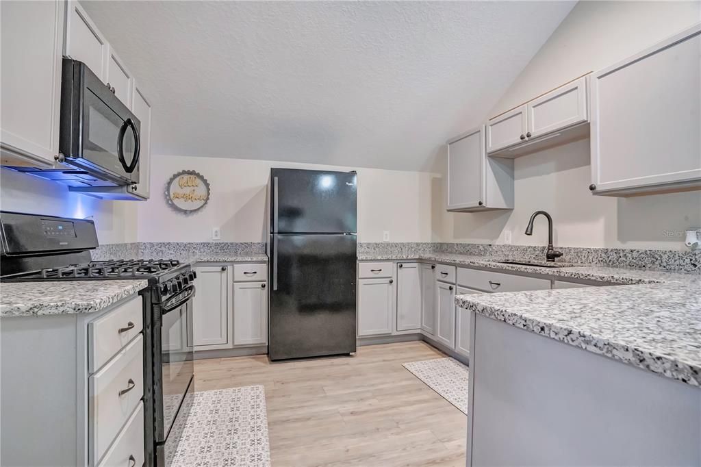 For Sale: $999,000 (6 beds, 5 baths, 3569 Square Feet)