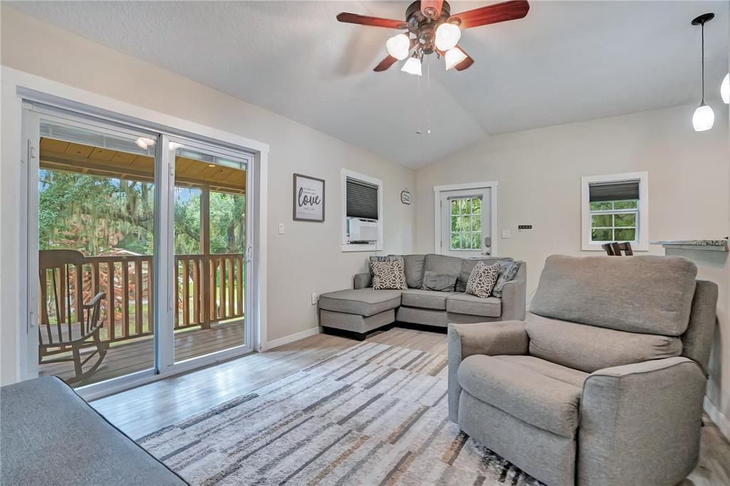 For Sale: $999,000 (6 beds, 5 baths, 3569 Square Feet)