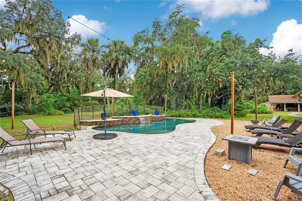For Sale: $999,000 (6 beds, 5 baths, 3569 Square Feet)