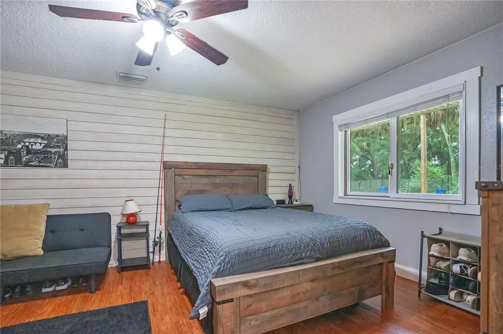 For Sale: $999,000 (6 beds, 5 baths, 3569 Square Feet)