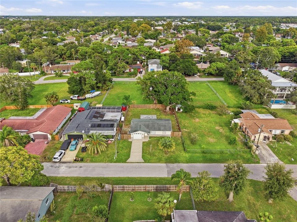 На продажу: $279,900 (2 спален, 1 ванн, 868 Квадратных фут)
