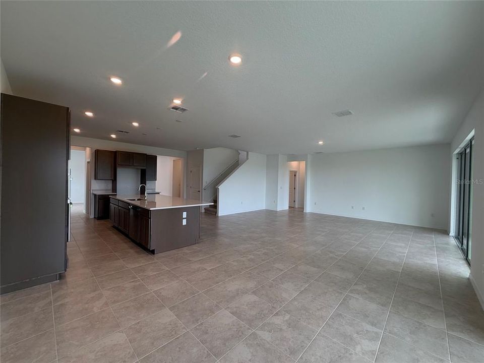 For Rent: $3,600 (6 beds, 5 baths, 3998 Square Feet)