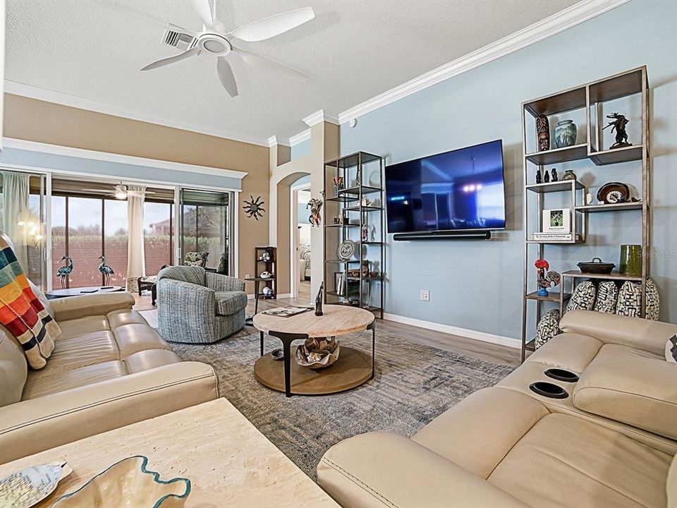 For Sale: $500,000 (3 beds, 2 baths, 1956 Square Feet)