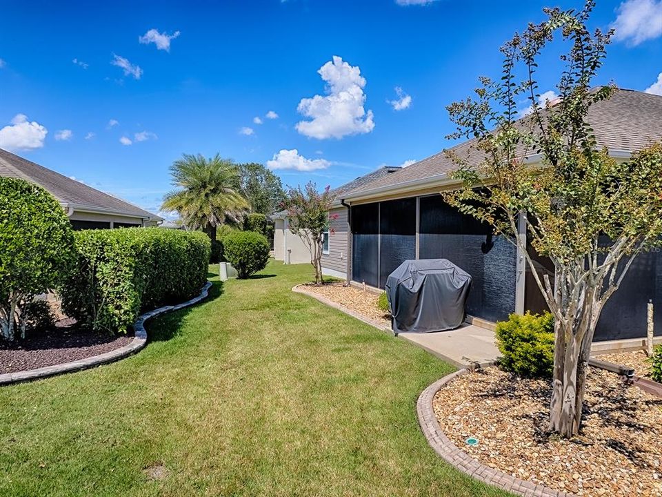 For Sale: $500,000 (3 beds, 2 baths, 1956 Square Feet)